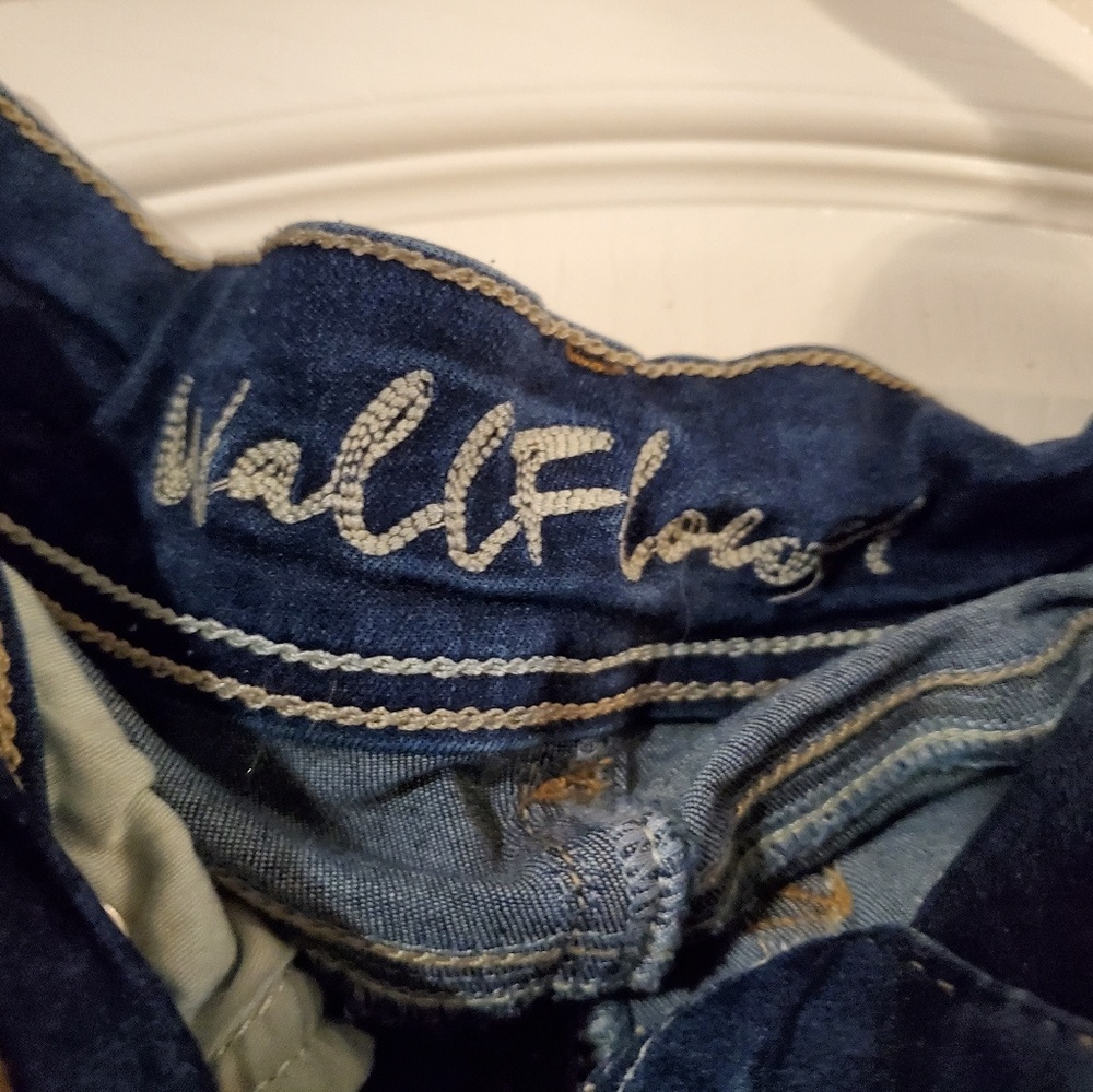 Dark Distressed Jeggings - Picture 2 of 4